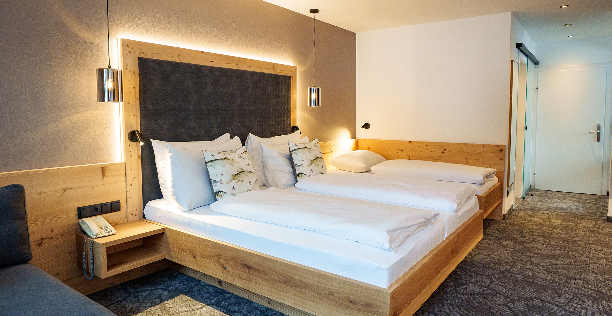 Komfortabel eingerichtete Zimmer mit traumhaftem Panoramablick auf Flachau