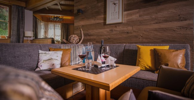 Gemütliche Abende an der Hotelbar oder in der Lounge verbringen