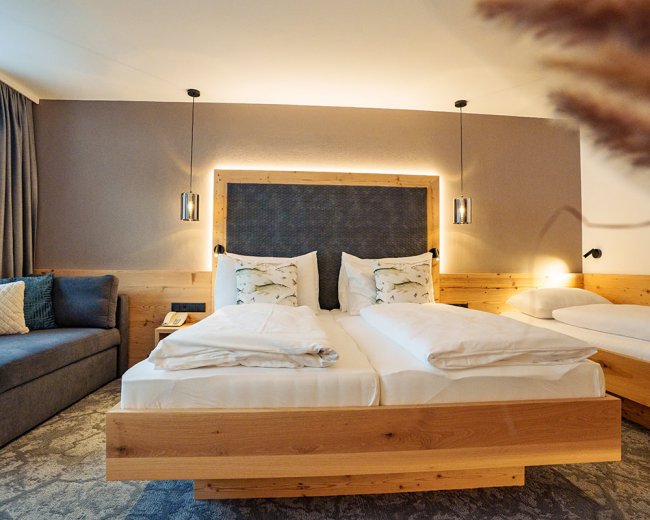 Wohnbeispiel Familienzimmer mit Balkon