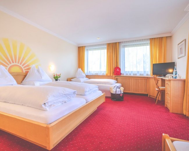 Wohnbeispiel Familienzimmer mit Balkon